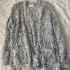Black/white warm cardigan